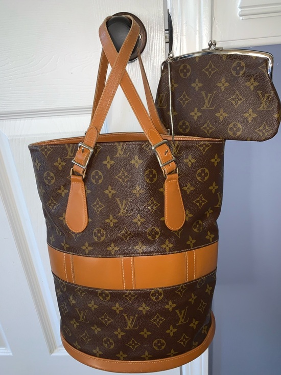 Louis Vuitton Handbags - Vintage Louis Vuitton
Monogram Bucket GM Tote Matching Pouch HIGHLY SOUGHT AFTER